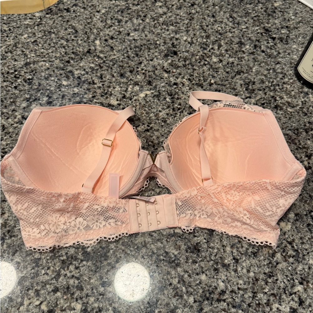 Victoria's Secret Blush Pink Lace Plunge Bra - Picture 3 of 7